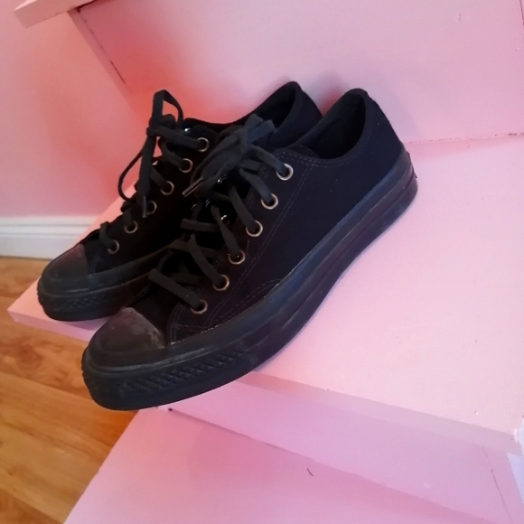 ***SOLD Chuck Taylor Converse Monochrome black Size 8 Women - Picture 1 of 4